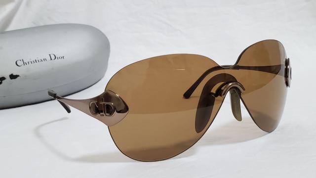 正規美 レア Dior ティアドロップ パイロット シールドサングラス 茶 ブロンズ CDロゴ 1枚ビッグレンズメタルアイウェア < ブランド  正規美 レア Dior ティアドロップ パイロット シールドサングラス 茶 ブロンズ CDロゴ 1枚ビッグレンズメタルアイウェア < ブランドの