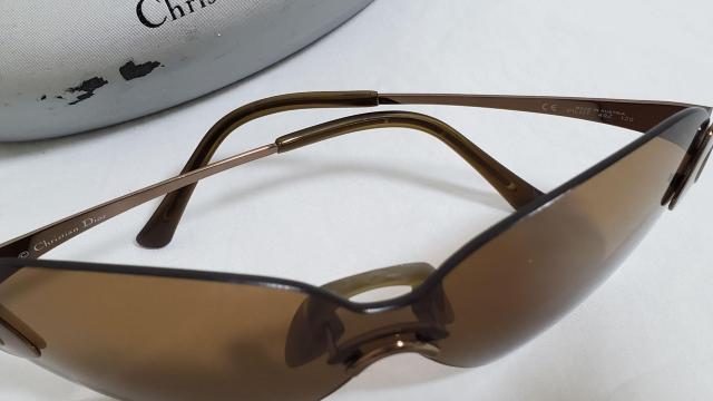 正規美 レア Dior ティアドロップ パイロット シールドサングラス 茶 ブロンズ CDロゴ 1枚ビッグレンズメタルアイウェア < ブランド  正規美 レア Dior ティアドロップ パイロット シールドサングラス 茶 ブロンズ CDロゴ 1枚ビッグレンズメタルアイウェア < ブランドの