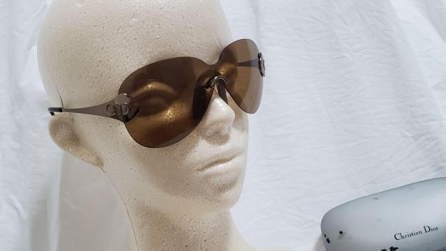 正規美 レア Dior ティアドロップ パイロット シールドサングラス 茶 ブロンズ CDロゴ 1枚ビッグレンズメタルアイウェア < ブランド  正規美 レア Dior ティアドロップ パイロット シールドサングラス 茶 ブロンズ CDロゴ 1枚ビッグレンズメタルアイウェア < ブランドの