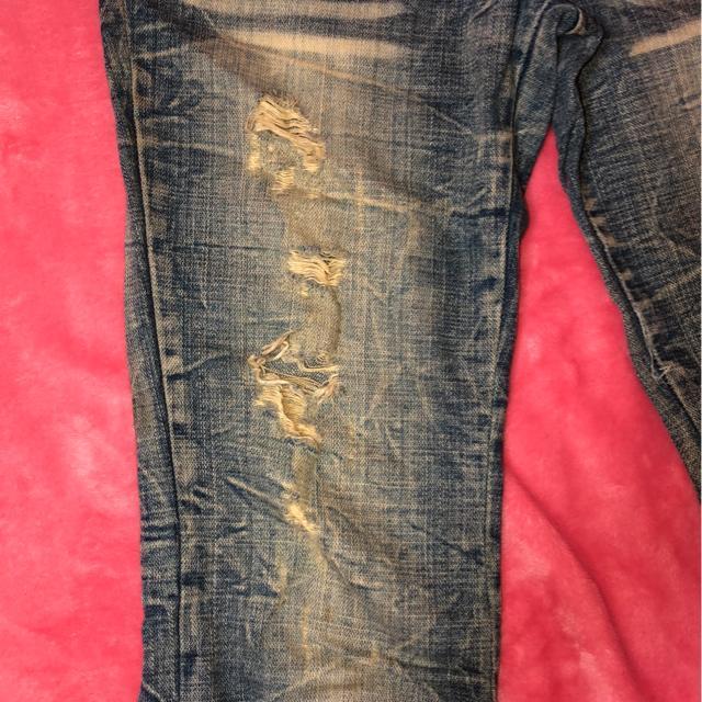 スタッズ付きダメージ加工 七分丈デニムパンツ < 女性ファッション スタッズ付きダメージ加工 七分丈デニムパンツ < 女性ファッションの