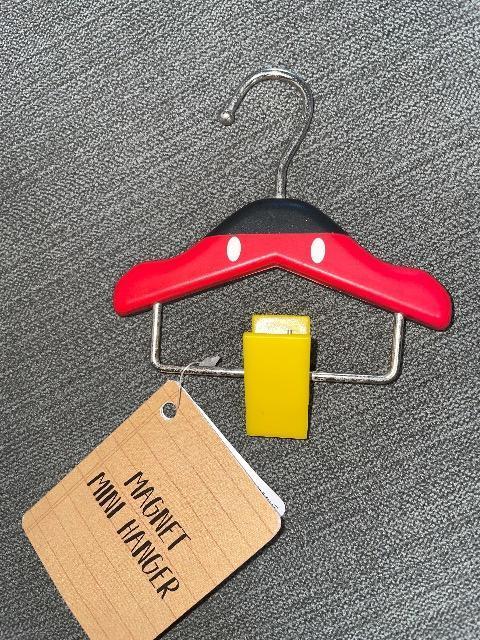 ♯新品♯ディズニーストア   ミッキーマウス  マグネット付きミニハンガー < アニメ/コミック/キャラクター  ♯新品♯ディズニーストア   ミッキーマウス  マグネット付きミニハンガー  < アニメ/コミック/キャラクターの