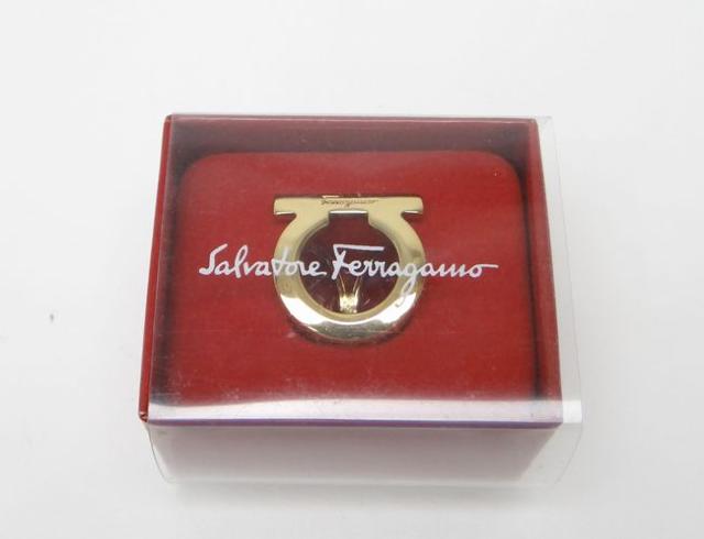 SalvatoreFerragamo フェラガモ ガンチーニ スカーフリング ゴールド【送料無料】 < ブランド SalvatoreFerragamo フェラガモ ガンチーニ スカーフリング ゴールド【送料無料】 < ブランドの