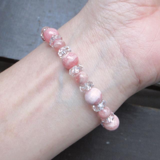 インカローズxカット水晶ブレスレット 天然石 パワーストーン < 女性アクセサリー/時計 インカローズxカット水晶ブレスレット 天然石 パワーストーン < 女性アクセサリー/時計の