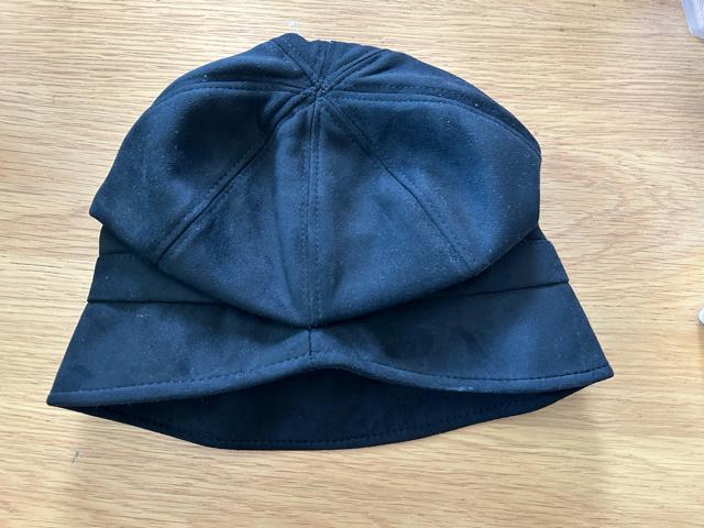 新品 小顔効果 キャスケット つば広 UVカット 日焼け防止 日よけ 黒 ブラック < 女性ファッション  新品 小顔効果 キャスケット つば広 UVカット 日焼け防止 日よけ 黒 ブラック < 女性ファッションの