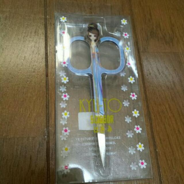 KYU-TOSCISSORVigpnT~OAyY   /RX/lC 