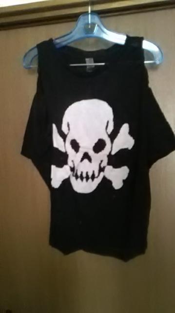 23*新品*スカル*肩出しTシャツ < 女性ファッション  23*新品*スカル*肩出しTシャツ  < 女性ファッションの
