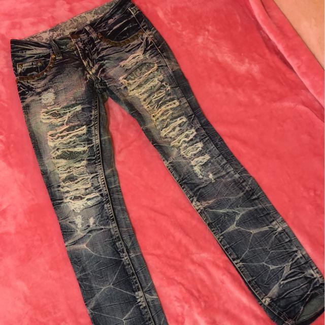 スタッズ付き ダメージ加工裏地付き  ローライズストレートデニムパンツ < 女性ファッション  スタッズ付き ダメージ加工裏地付き  ローライズストレートデニムパンツ  < 女性ファッションの