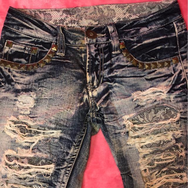 スタッズ付き ダメージ加工裏地付き  ローライズストレートデニムパンツ < 女性ファッション  スタッズ付き ダメージ加工裏地付き  ローライズストレートデニムパンツ < 女性ファッションの