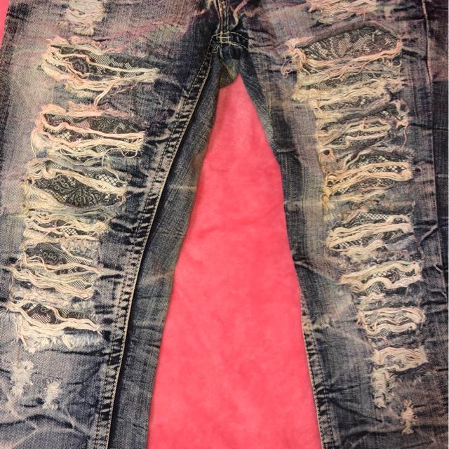 スタッズ付き ダメージ加工裏地付き  ローライズストレートデニムパンツ < 女性ファッション  スタッズ付き ダメージ加工裏地付き  ローライズストレートデニムパンツ < 女性ファッションの