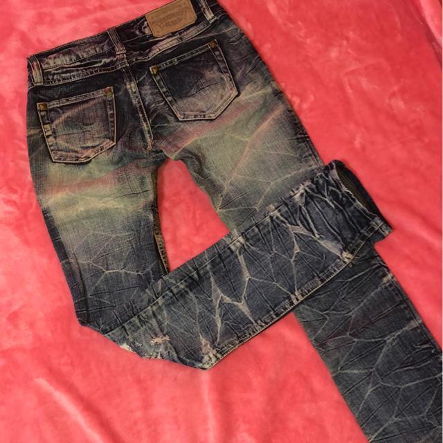 スタッズ付き ダメージ加工裏地付き  ローライズストレートデニムパンツ < 女性ファッション  スタッズ付き ダメージ加工裏地付き  ローライズストレートデニムパンツ < 女性ファッションの