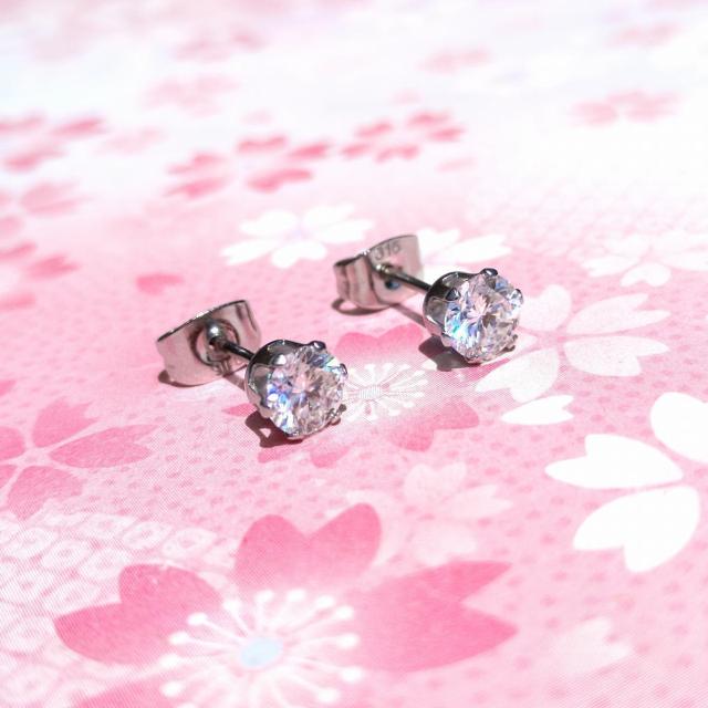 送料無料 即買い:抜群の輝き 対アレルギー サージカルステンレス モアサナイト ピアス(5mm < 女性アクセサリー/時計  送料無料 即買い:抜群の輝き 対アレルギー サージカルステンレス モアサナイト ピアス(5mm < 女性アクセサリー/時計の