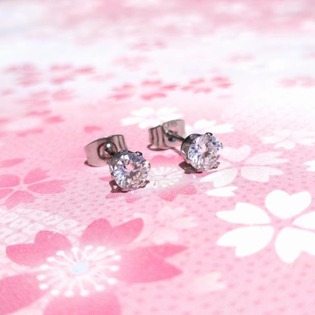 送料無料 即買い:抜群の輝き 対アレルギー サージカルステンレス モアサナイト ピアス(5mm < 女性アクセサリー/時計  送料無料 即買い:抜群の輝き 対アレルギー サージカルステンレス モアサナイト ピアス(5mm < 女性アクセサリー/時計の