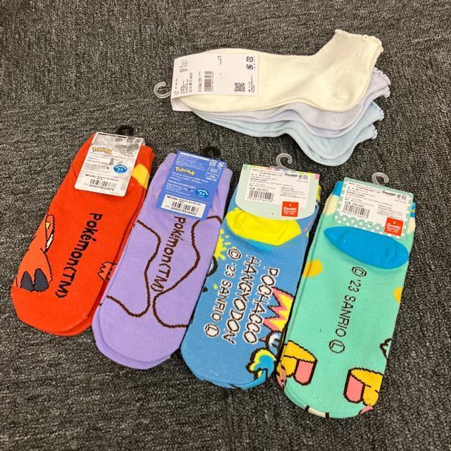 即決 新品 ポケモン サンリオ UNIQLO ソックス 靴下 7足セット < キッズ/ベビー  即決 新品 ポケモン サンリオ UNIQLO ソックス 靴下 7足セット < キッズ/ベビーの