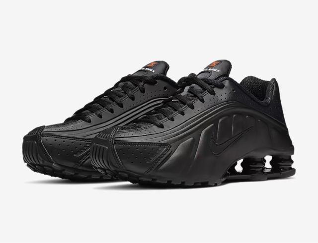 NIKE SHOX R4   uh 