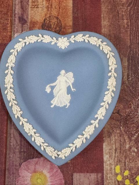 ӂ߂ā WEDGWOODWEFbWEbhWXp[g[EM܂Ƃ߂9_ɔi1000~X^[g  CeA/Ct 