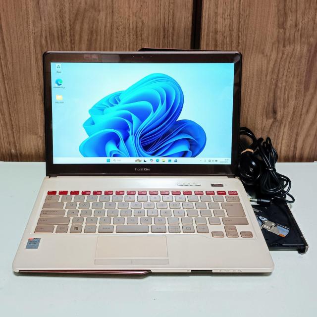 FUJITSU LIFEBOOK Corei5 ������8GB �V�iSSD512GB Web�J���� DVD Windows11 �� PC�{��/���Ӌ@��� 