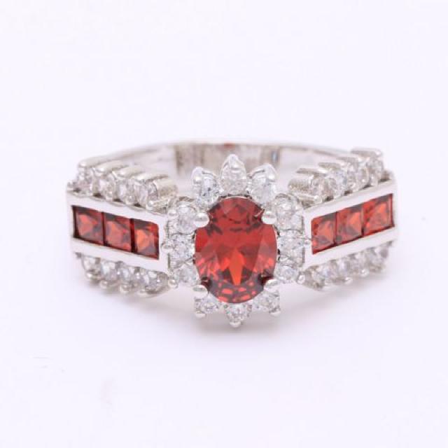 新品 アンティーク調ゴシック深紅ストーンリング指輪13号 < 女性アクセサリー/時計  新品 アンティーク調ゴシック深紅ストーンリング指輪13号 < 女性アクセサリー/時計の