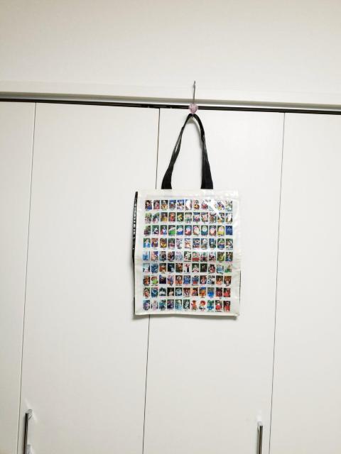 DISNEY RESORT Imagining 実写 総キャラクター エナメル トートバッグ 激レア ディズニー < 女性ファッション  DISNEY RESORT Imagining 実写 総キャラクター エナメル トートバッグ 激レア ディズニー < 女性ファッションの