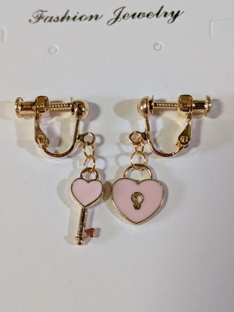 *HM*『鍵とハート』☆イヤリング☆ネジバネ式 < 女性ファッション  *HM*『鍵とハート』☆イヤリング☆ネジバネ式 < 女性ファッションの