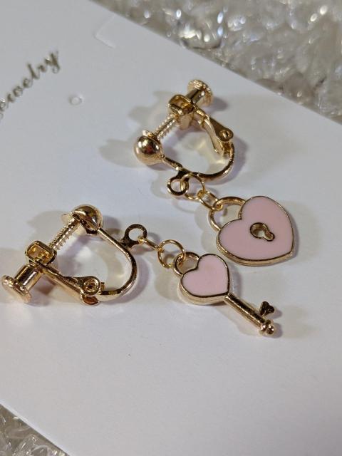 *HM*『鍵とハート』☆イヤリング☆ネジバネ式 < 女性ファッション  *HM*『鍵とハート』☆イヤリング☆ネジバネ式 < 女性ファッションの