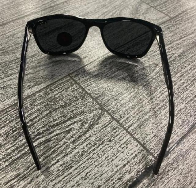 【新品】LACSTE ラコステ サングラス メンズ レディース L2425 ブラック レンズにマーク付き < ブランド 【新品】LACSTE ラコステ サングラス メンズ レディース L2425 ブラック レンズにマーク付き < ブランドの