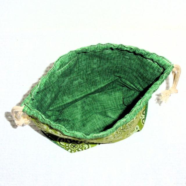 【底マチ幅が広い巾着】◆バンダナ柄グリーン緑◆裏地あり巾着 < 女性ファッション 【底マチ幅が広い巾着】◆バンダナ柄グリーン緑◆裏地あり巾着 < 女性ファッションの