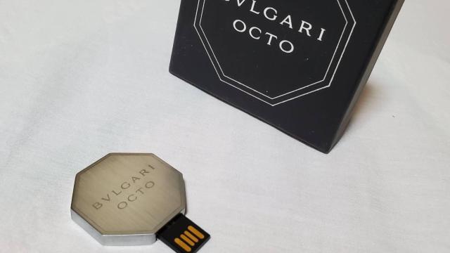 正規美 レア ブルガリ ブランドロゴエンブレム オクト USBメモリー 4G ジオメトリー デバイス 箱有 オクタゴン < ブランド 正規美 レア ブルガリ ブランドロゴエンブレム オクト USBメモリー 4G ジオメトリー デバイス 箱有 オクタゴン < ブランドの