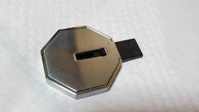 正規美 レア ブルガリ ブランドロゴエンブレム オクト USBメモリー 4G ジオメトリー デバイス 箱有 オクタゴン < ブランド 正規美 レア ブルガリ ブランドロゴエンブレム オクト USBメモリー 4G ジオメトリー デバイス 箱有 オクタゴン < ブランドの