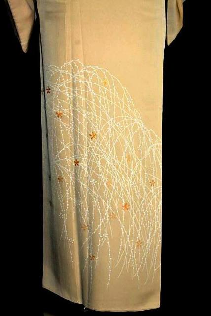【最高級】新品同様 金彩 金駒シシュウ シシュウ しだれ柳に花 1つ紋 付下げ 身丈158cm 裄丈62.5cm T3408 < 女性ファッション  【最高級】新品同様 金彩 金駒シシュウ シシュウ しだれ柳に花 1つ紋 付下げ 身丈158cm 裄丈62.5cm T3408 < 女性ファッションの