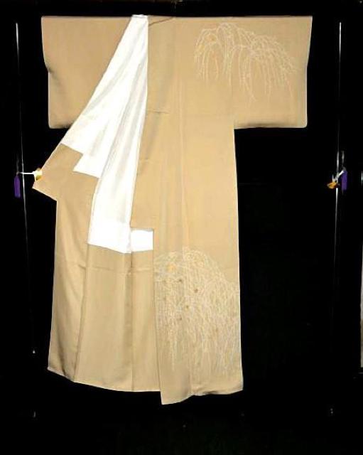 【最高級】新品同様 金彩 金駒シシュウ シシュウ しだれ柳に花 1つ紋 付下げ 身丈158cm 裄丈62.5cm T3408 < 女性ファッション  【最高級】新品同様 金彩 金駒シシュウ シシュウ しだれ柳に花 1つ紋 付下げ 身丈158cm 裄丈62.5cm T3408 < 女性ファッションの
