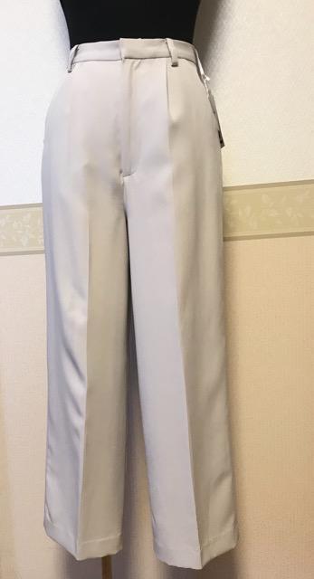 MS MEW'S REFINED CLOTHES 太ストレートパンツ ライトグレー 未使用 < 女性ファッション  MS MEW'S REFINED CLOTHES 太ストレートパンツ ライトグレー 未使用  < 女性ファッションの