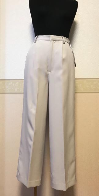 MS MEW'S REFINED CLOTHES 太ストレートパンツ ライトグレー 未使用 < 女性ファッション  MS MEW'S REFINED CLOTHES 太ストレートパンツ ライトグレー 未使用 < 女性ファッションの