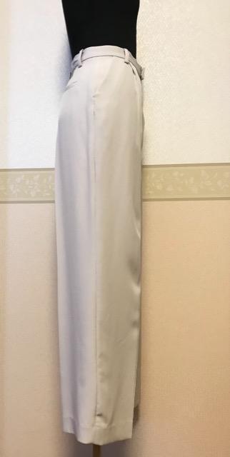 MS MEW'S REFINED CLOTHES 太ストレートパンツ ライトグレー 未使用 < 女性ファッション  MS MEW'S REFINED CLOTHES 太ストレートパンツ ライトグレー 未使用 < 女性ファッションの