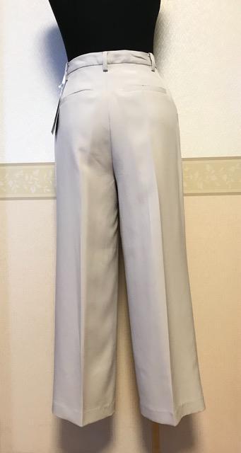 MS MEW'S REFINED CLOTHES 太ストレートパンツ ライトグレー 未使用 < 女性ファッション  MS MEW'S REFINED CLOTHES 太ストレートパンツ ライトグレー 未使用 < 女性ファッションの