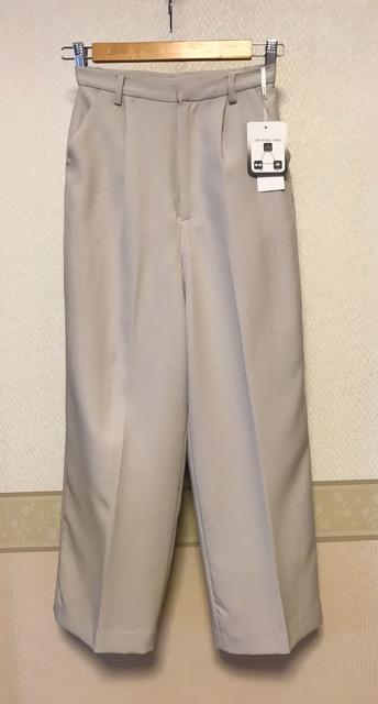 MS MEW'S REFINED CLOTHES 太ストレートパンツ ライトグレー 未使用 < 女性ファッション  MS MEW'S REFINED CLOTHES 太ストレートパンツ ライトグレー 未使用 < 女性ファッションの