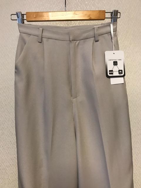 MS MEW'S REFINED CLOTHES 太ストレートパンツ ライトグレー 未使用 < 女性ファッション  MS MEW'S REFINED CLOTHES 太ストレートパンツ ライトグレー 未使用 < 女性ファッションの