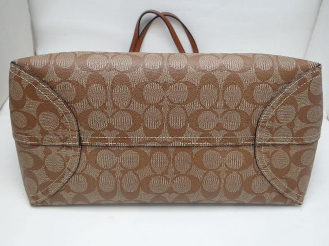 COACH コーチ F36658 シグネチャー PVC リバーシブル ショルダートートバッグ ポーチ付 ブラウン<美品> < ブランド COACH コーチ F36658 シグネチャー PVC リバーシブル ショルダートートバッグ ポーチ付 ブラウン<美品> < ブランドの