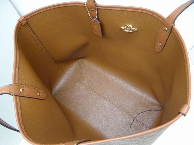 COACH コーチ F36658 シグネチャー PVC リバーシブル ショルダートートバッグ ポーチ付 ブラウン<美品> < ブランド COACH コーチ F36658 シグネチャー PVC リバーシブル ショルダートートバッグ ポーチ付 ブラウン<美品> < ブランドの