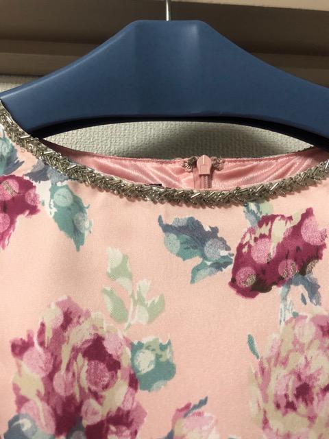 ハニーバンチ Honey Bunch サテン生地の花柄オールインワン ビーズ付き < ブランド  ハニーバンチ Honey Bunch サテン生地の花柄オールインワン ビーズ付き < ブランドの