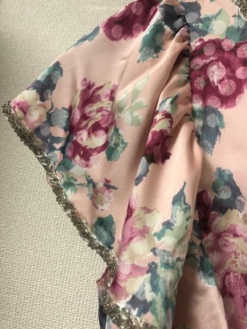 ハニーバンチ Honey Bunch サテン生地の花柄オールインワン ビーズ付き < ブランド  ハニーバンチ Honey Bunch サテン生地の花柄オールインワン ビーズ付き < ブランドの