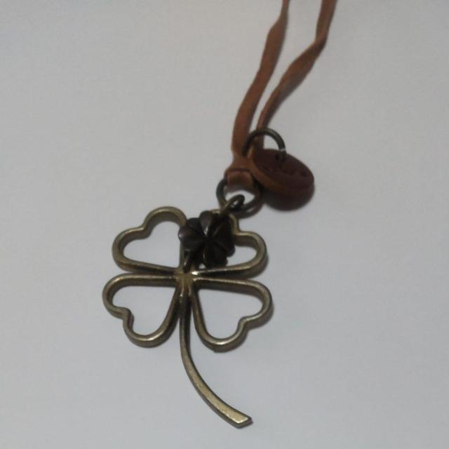 値下げ★新品★h.k.cネックレス3本セット★革★ナチュラル系★チョーカー★ホークカンパニーレザー < 女性アクセサリー/時計  値下げ★新品★h.k.cネックレス3本セット★革★ナチュラル系★チョーカー★ホークカンパニーレザー < 女性アクセサリー/時計の