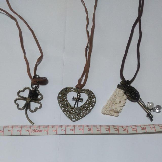 値下げ★新品★h.k.cネックレス3本セット★革★ナチュラル系★チョーカー★ホークカンパニーレザー < 女性アクセサリー/時計  値下げ★新品★h.k.cネックレス3本セット★革★ナチュラル系★チョーカー★ホークカンパニーレザー < 女性アクセサリー/時計の