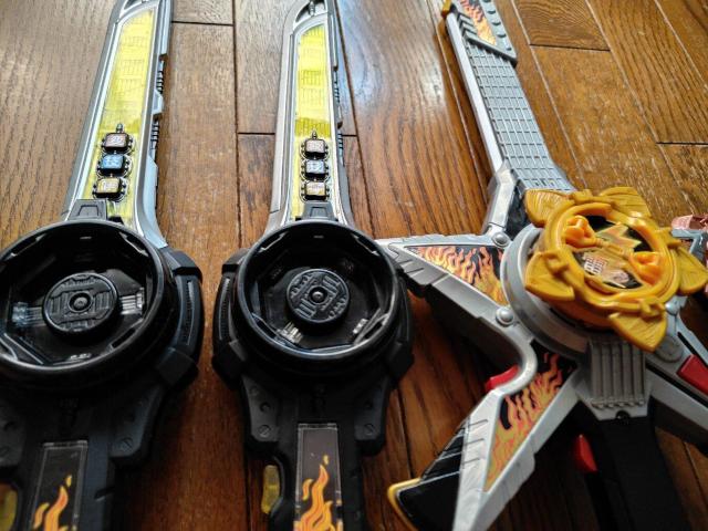 ニンニンジャー 変身忍刀 忍者一番刀 スターソードガン セット < おもちゃ  ニンニンジャー 変身忍刀 忍者一番刀 スターソードガン セット < おもちゃの