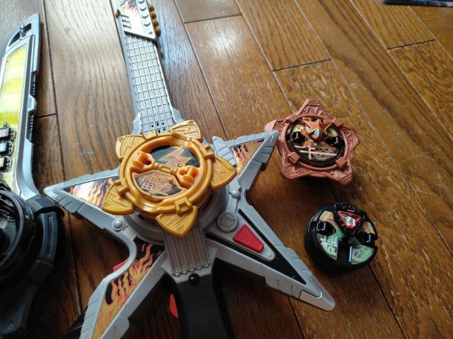 ニンニンジャー 変身忍刀 忍者一番刀 スターソードガン セット < おもちゃ  ニンニンジャー 変身忍刀 忍者一番刀 スターソードガン セット < おもちゃの