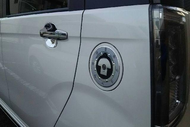 SWIFT 取付例あり フューエルリッドアルミステッカー丸型 < 自動車/バイク SWIFT 取付例あり フューエルリッドアルミステッカー丸型 < 自動車/バイク