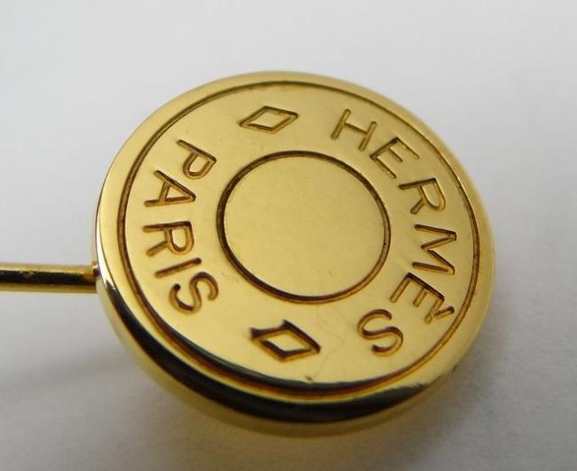 エルメス セリエ ピンブローチ ゴールド メッキ 【送料無料】 < ブランド エルメス セリエ ピンブローチ ゴールド メッキ 【送料無料】 < ブランドの