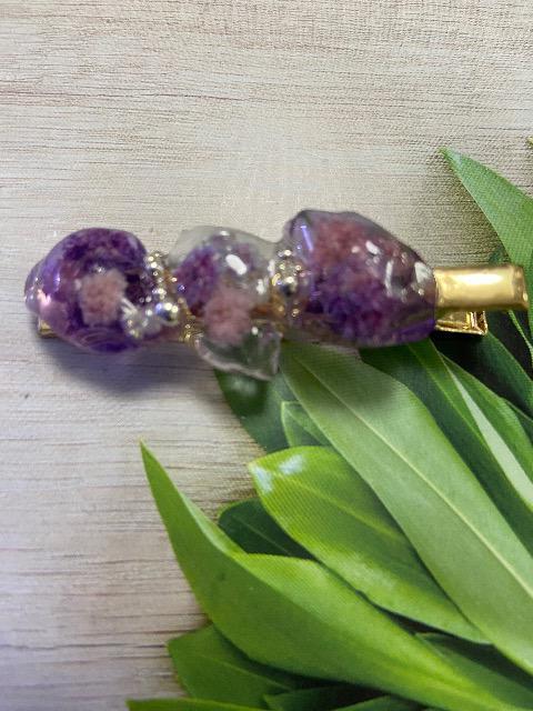 ハンドメイド レジンで作った鉱石のヘアクリップ パープル系 ドライフラワー(かすみ草) < 女性ファッション  ハンドメイド レジンで作った鉱石のヘアクリップ パープル系 ドライフラワー(かすみ草) < 女性ファッションの