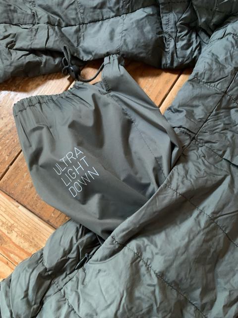 UNIQLO ユニクロのライトダウンジャケット  サイズM送料無料 < ブランド  UNIQLO ユニクロのライトダウンジャケット  サイズM送料無料 < ブランドの