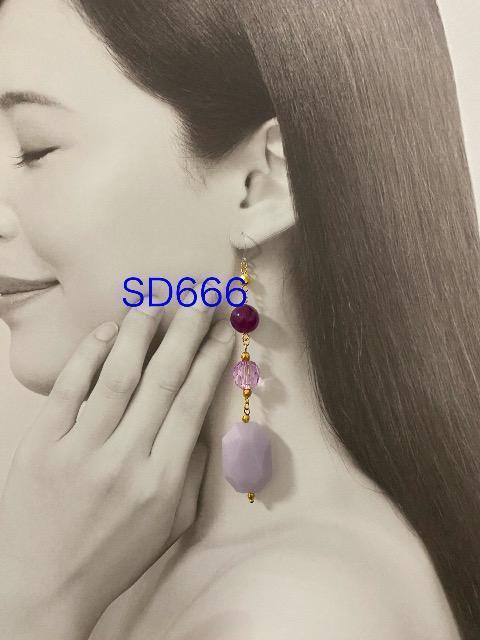 【樹脂ピアス】パープル色アクリルビーズのピアス < 女性アクセサリー/時計  【樹脂ピアス】パープル色アクリルビーズのピアス  < 女性アクセサリー/時計の