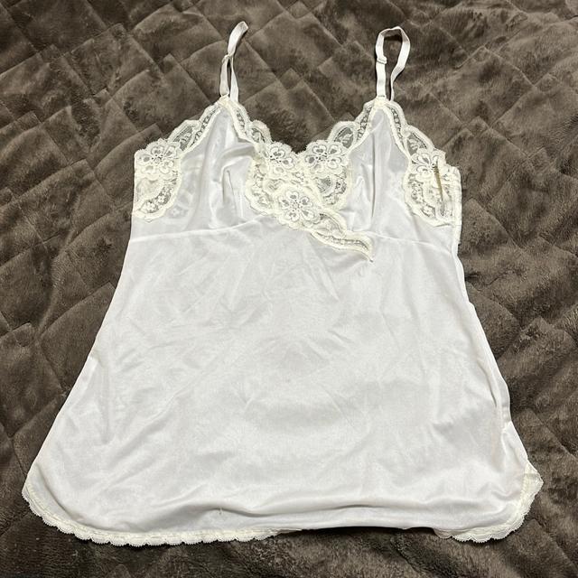 ☆☆☆タンス整理品 衣類 おまとめOK ホームクリーニング済み キャミソール クリーム系 バスト85 ◎ < 女性ファッション  ☆☆☆タンス整理品 衣類 おまとめOK ホームクリーニング済み キャミソール クリーム系 バスト85 ◎  < 女性ファッションの